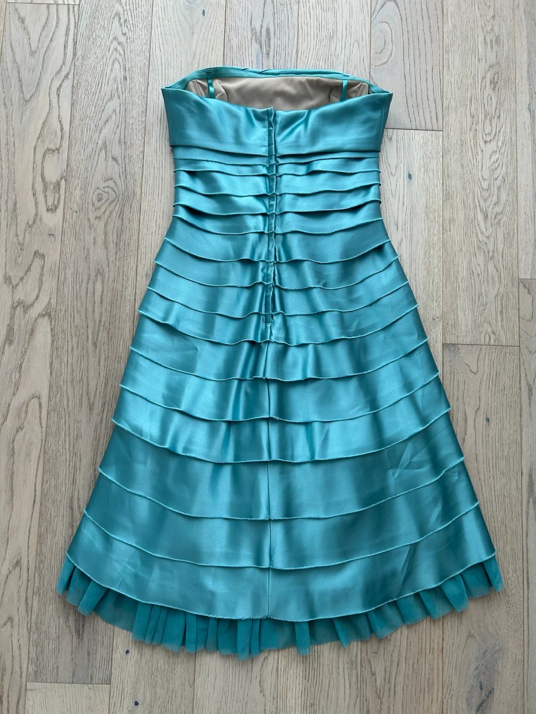BCBGMAXAZRIA Teal Strapless Tiered Cocktail Dress Size 2 - photo 2