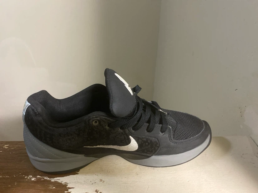 Black Nike ja morant 2 basketball shoes size 9 kids - photo 2