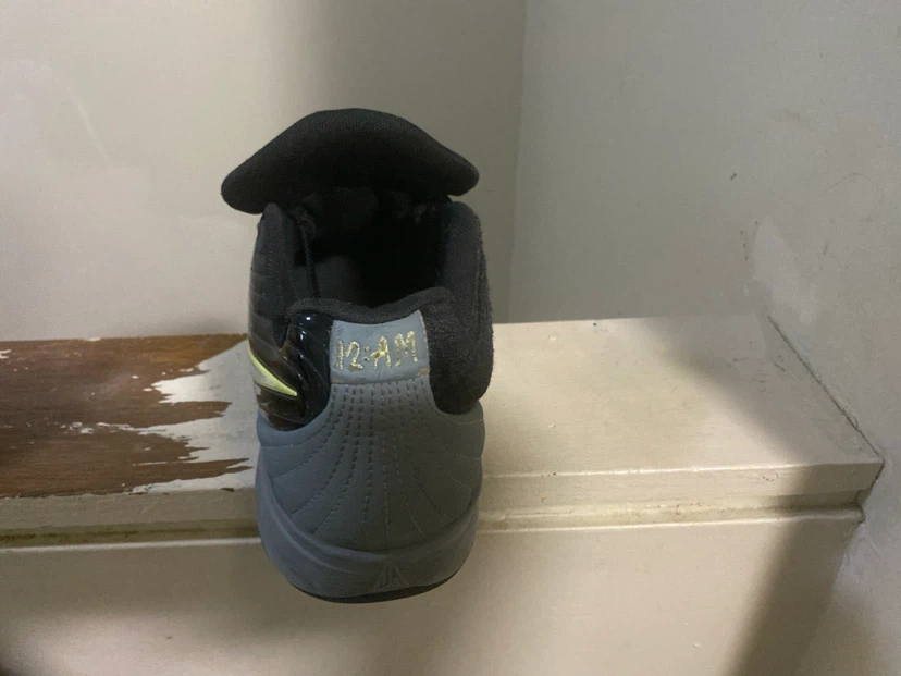 Black Nike ja morant 2 basketball shoes size 9 kids - photo 4
