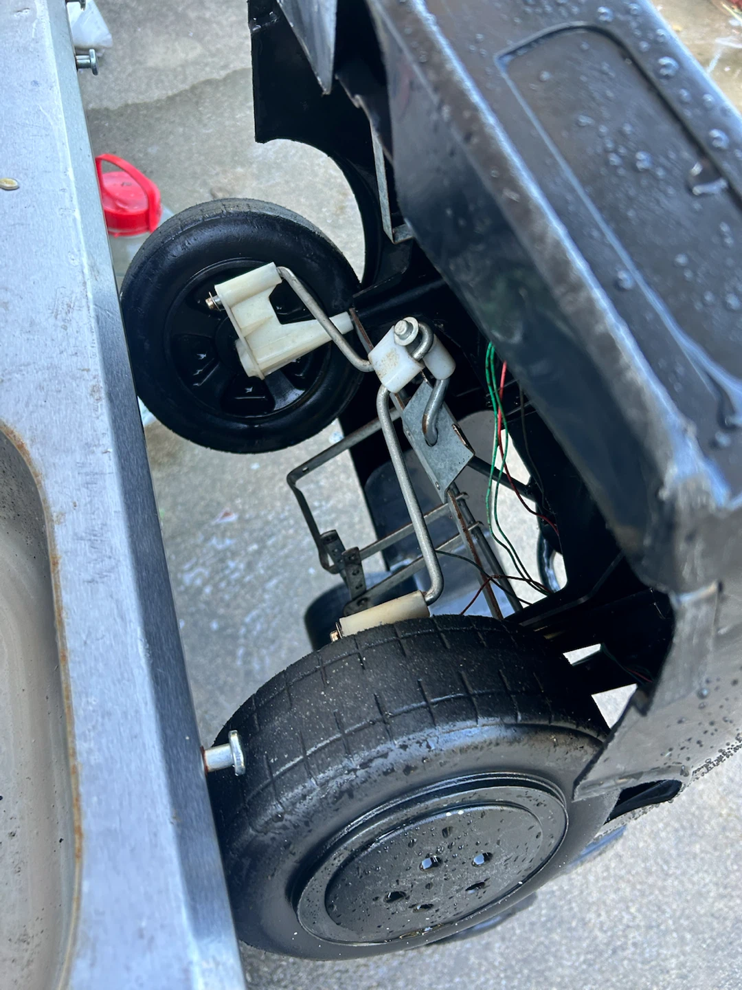 82  kitt pedal car. - photo 4