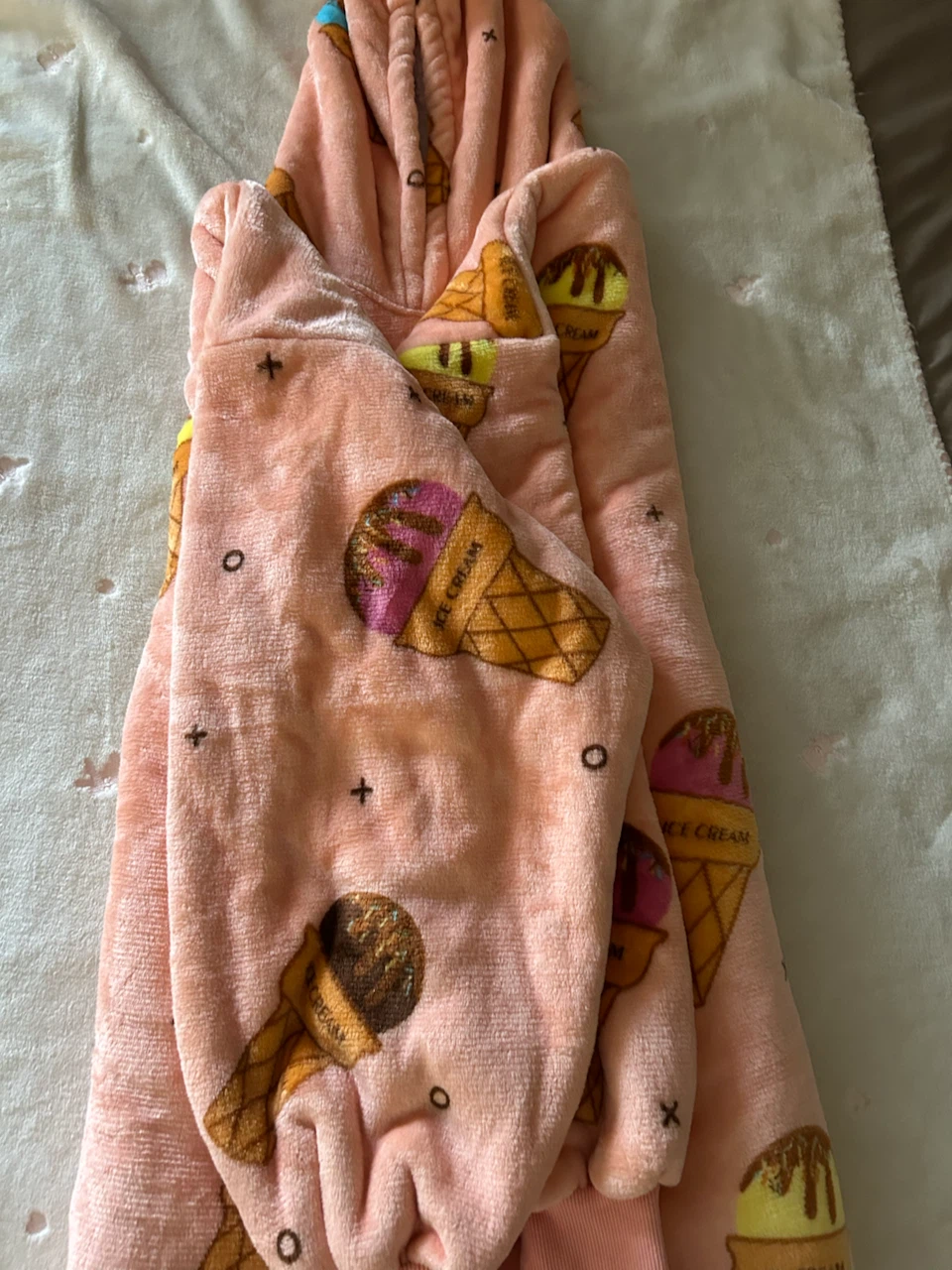 Pink Fleece Hooded Blanket with Ice Cream Print - photo 3