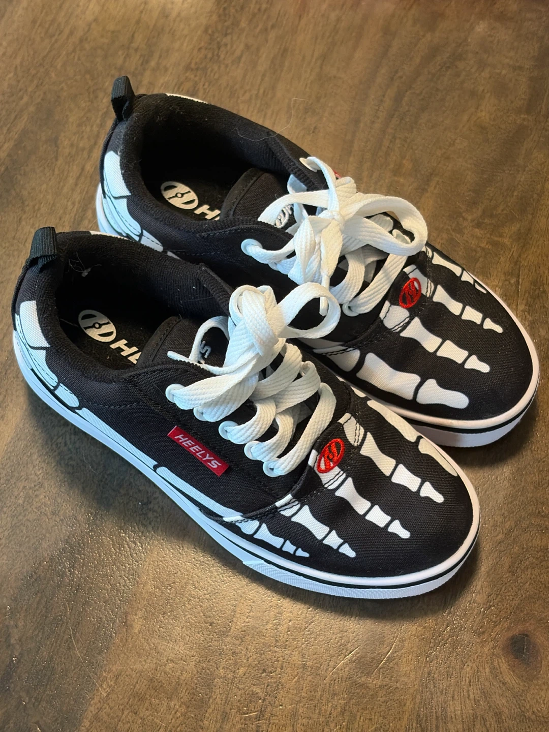 Heelys Pro 20 Skeleton Print Roller Shoes