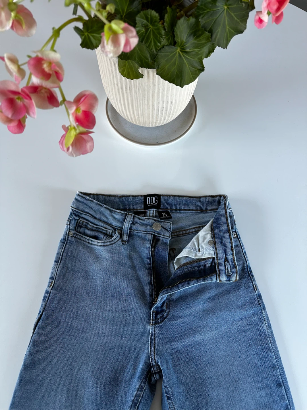 BDG Jeans - Size 25 - photo 3
