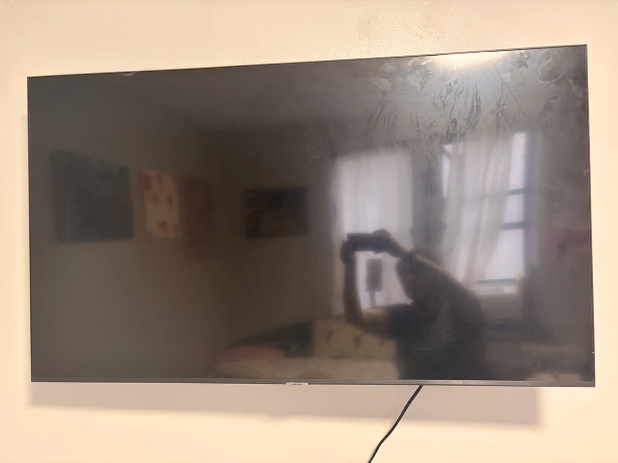 50” Samsung TV and Wall Mount