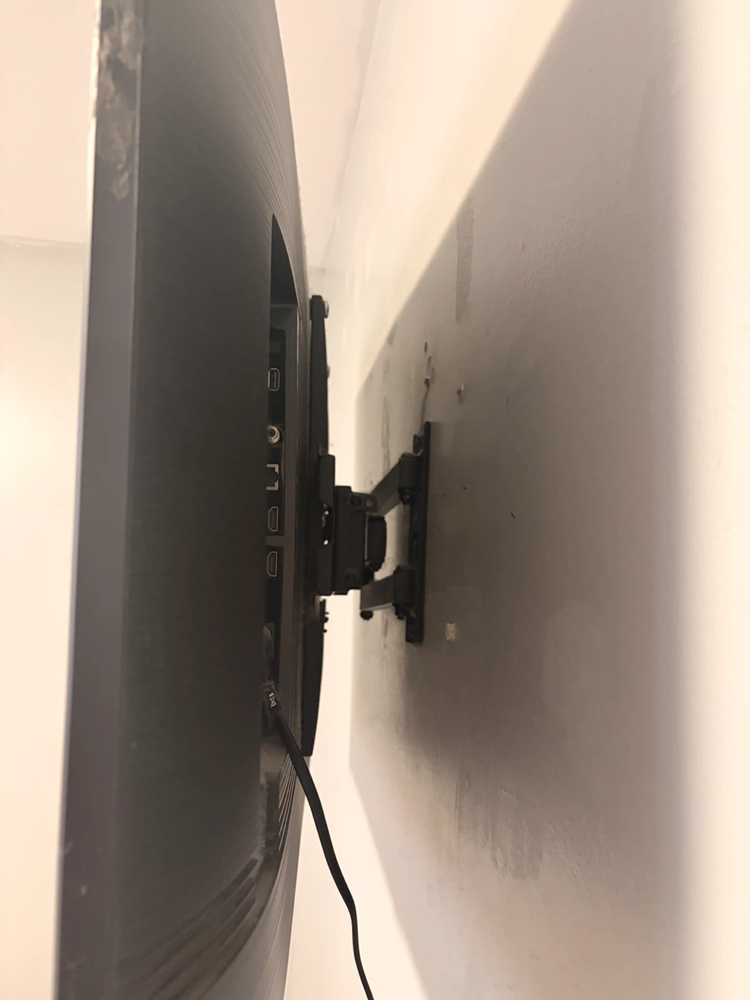 50” Samsung TV and Wall Mount - photo 2