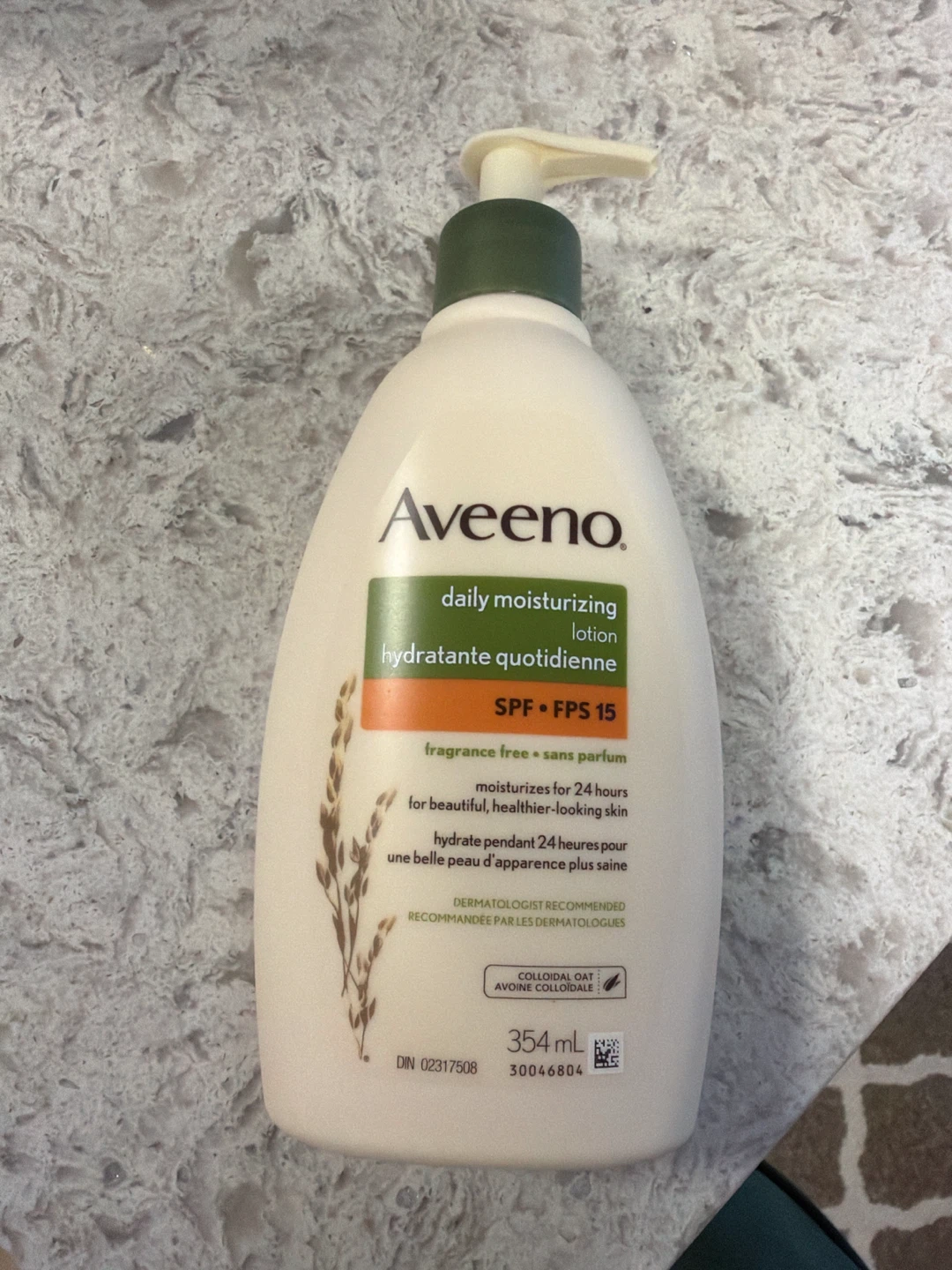 Aveeno Daily Moisturizing Lotion SPF 15 - 354mL