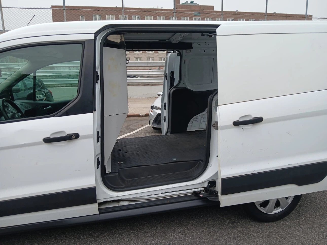 2016 Ford Transit Connect Cargo Van - photo 5