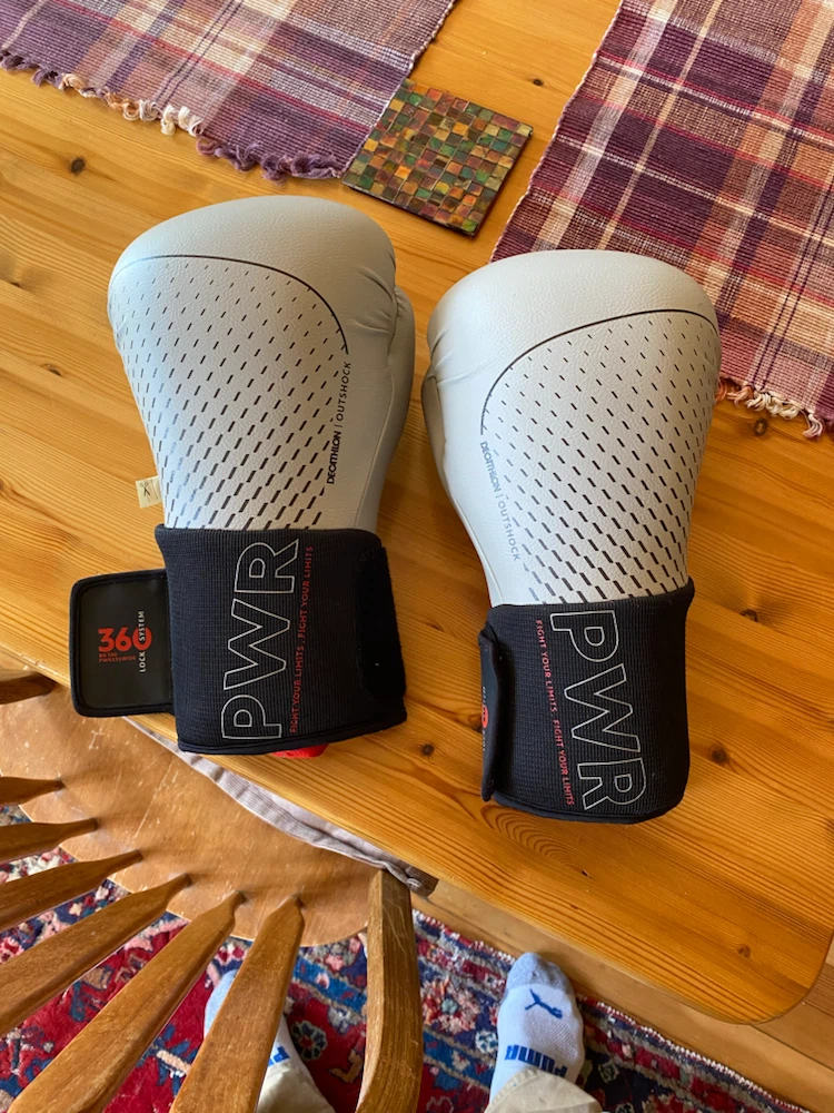 Decathlon Outshock PWR Boxing Gloves - photo 2