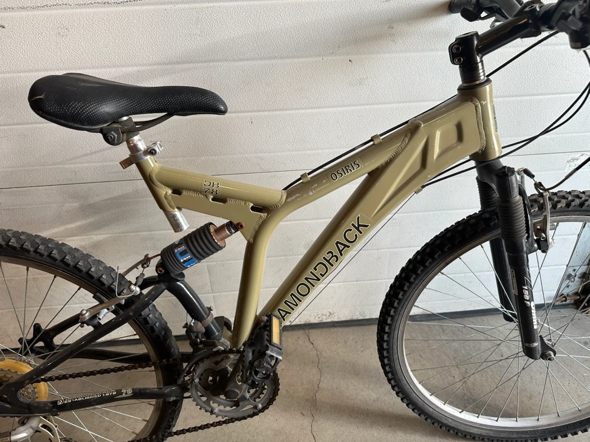Diamondback Mountain Bike - photo 2