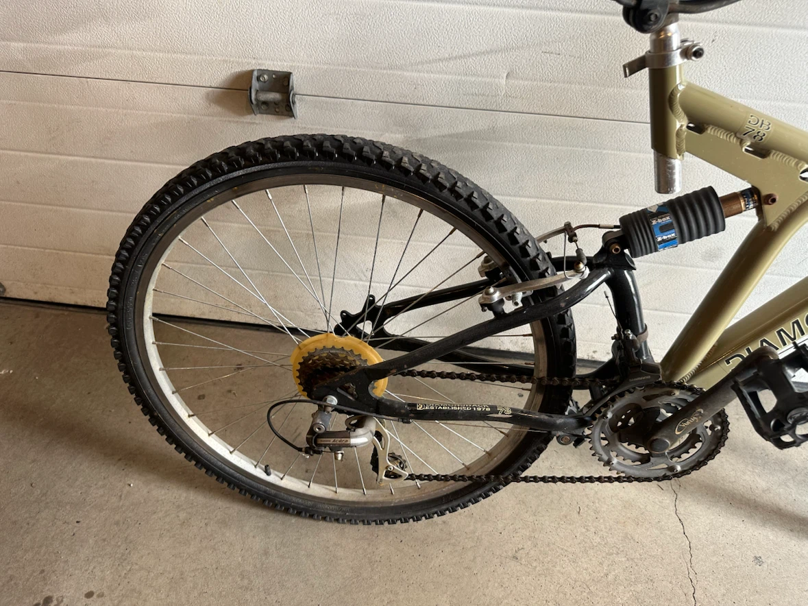 Diamondback Mountain Bike - photo 3