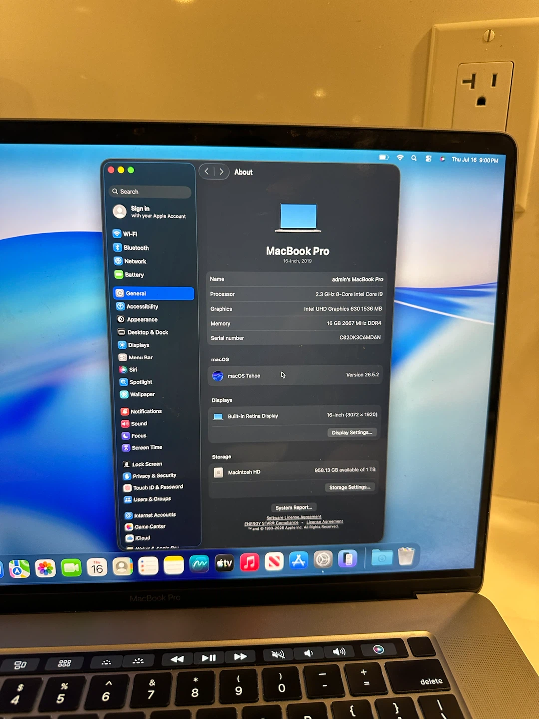 MacBook Pro 16” (i9, 16GB, 1TB SSD) - photo 2