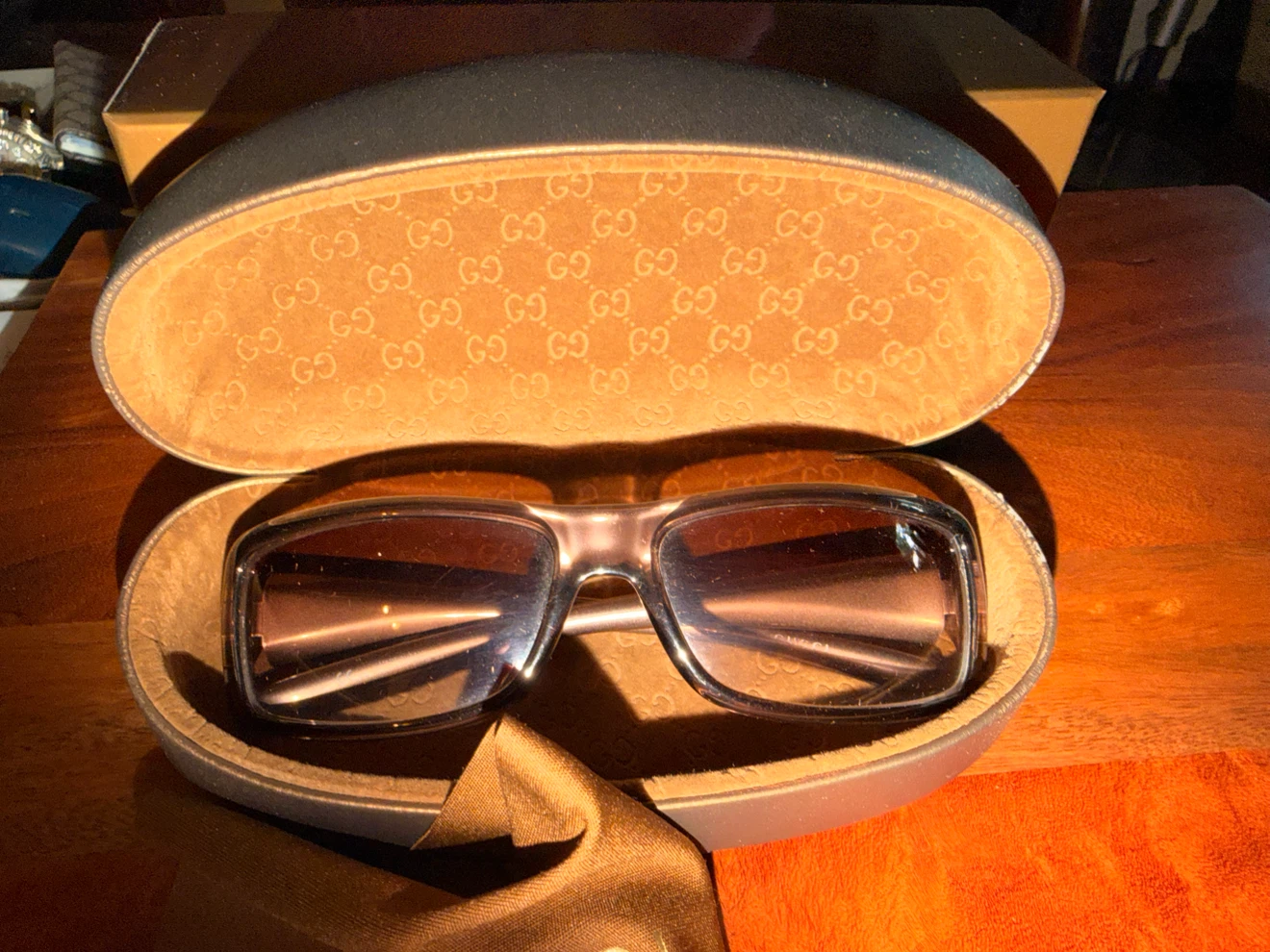 Gucci Sunglasses with Case New In Box (GG 2551/S)
