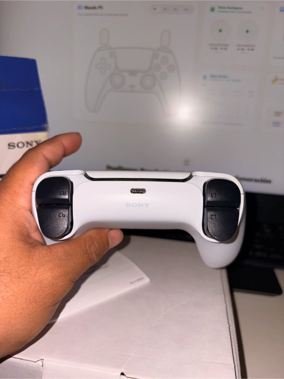 Sony PlayStation 5 DualSense Wireless Controller - photo 5