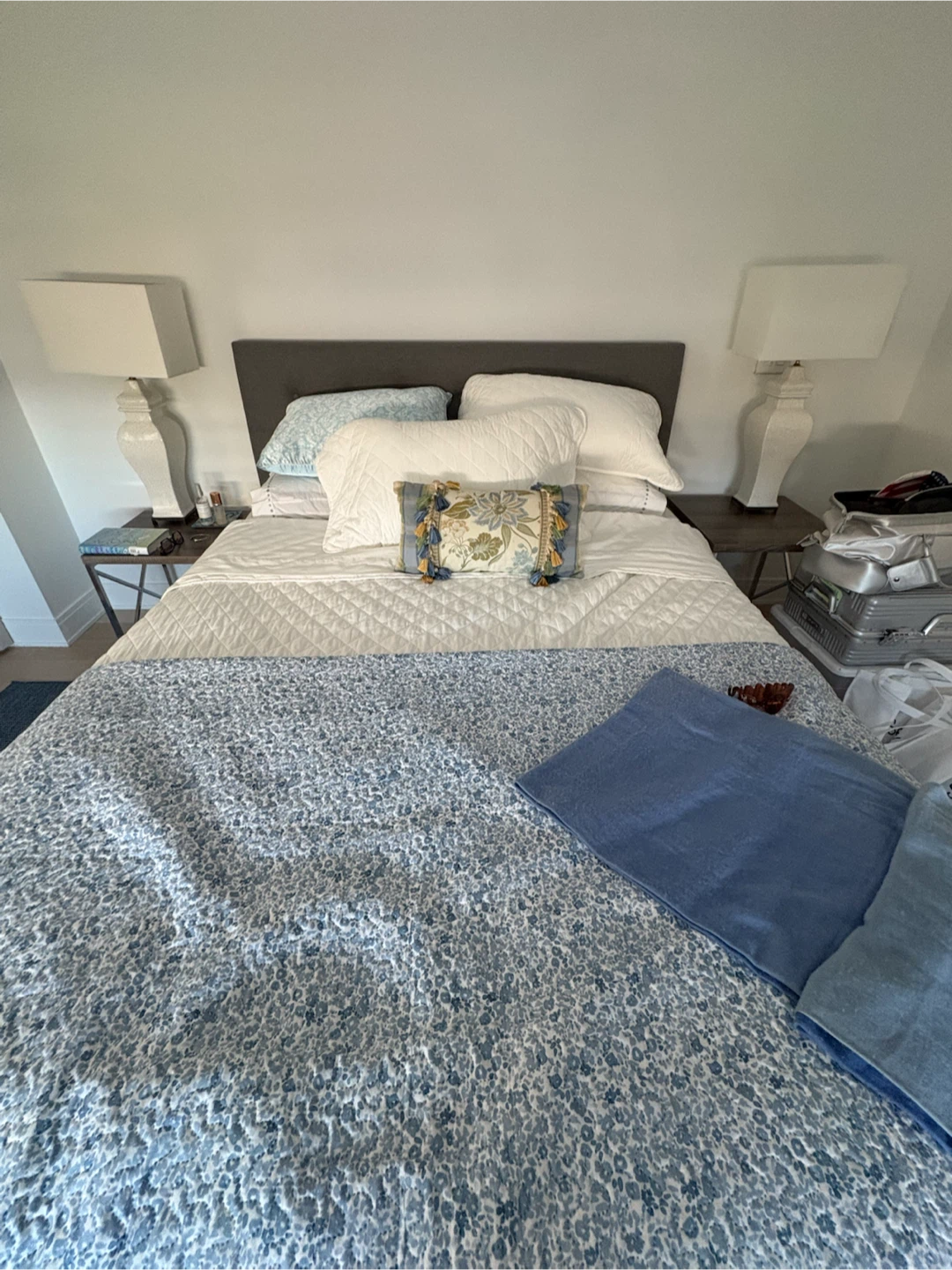 Bedside tables - photo 3