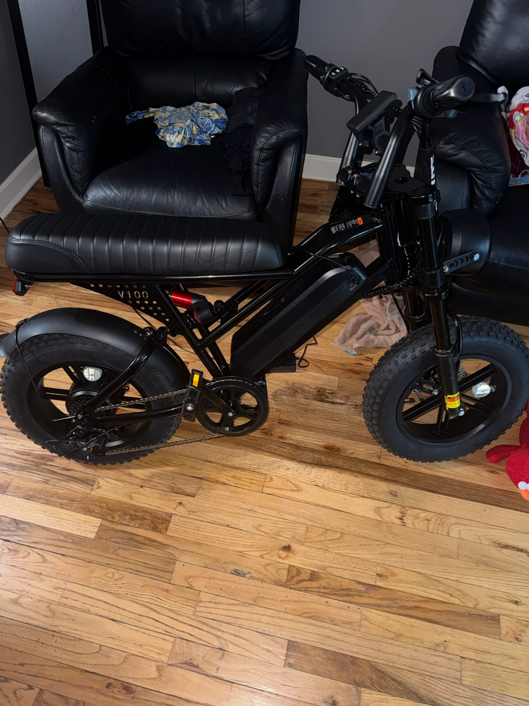 Black V100 Electric Bike