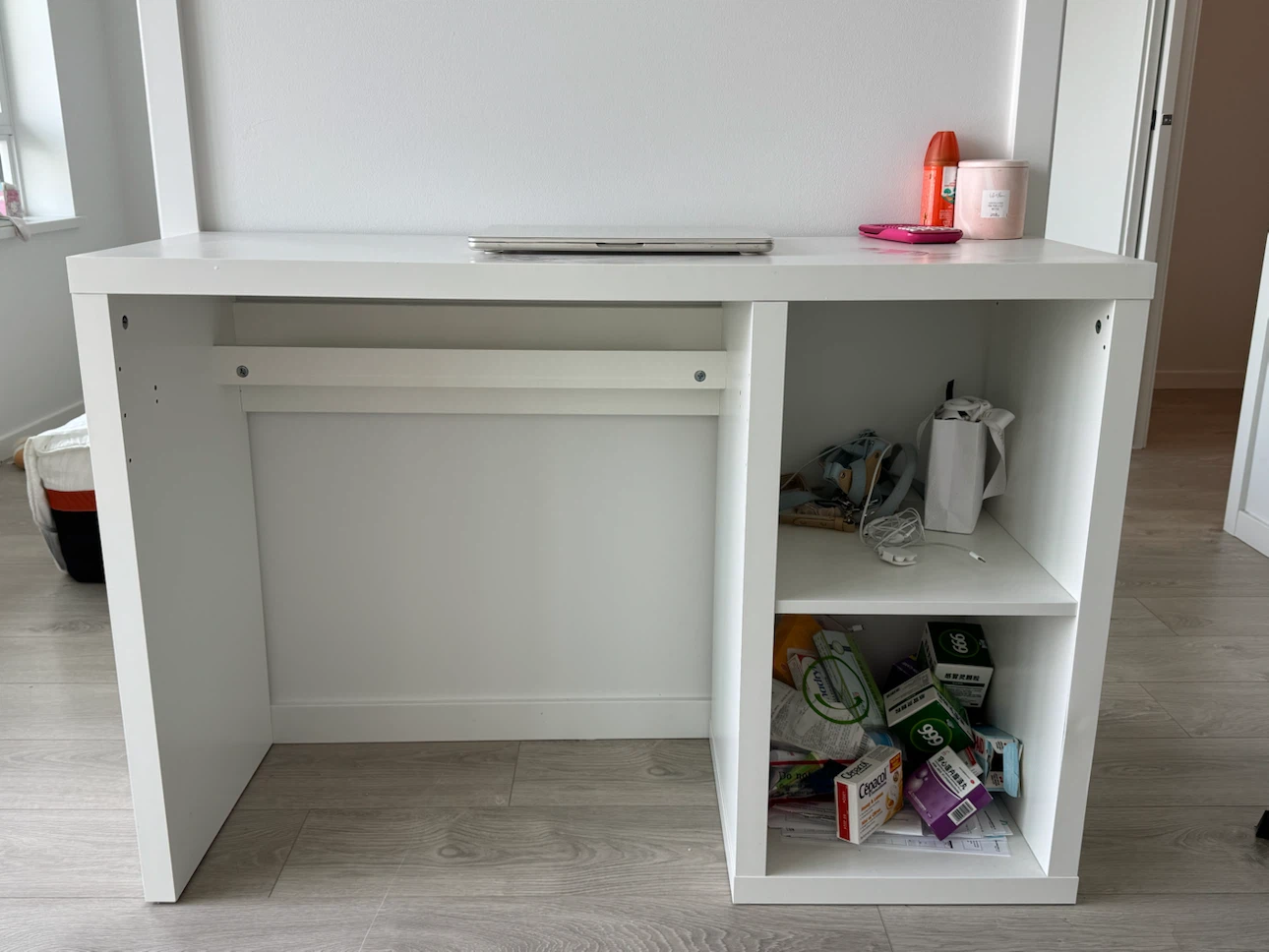 White Desk with Shelving - photo 2