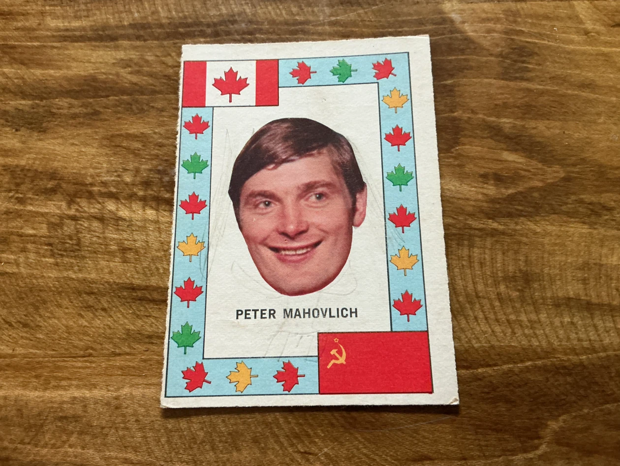 1972 O-PEE-CHEE TEAM CANADA Peter Mahovlich Hockey Card