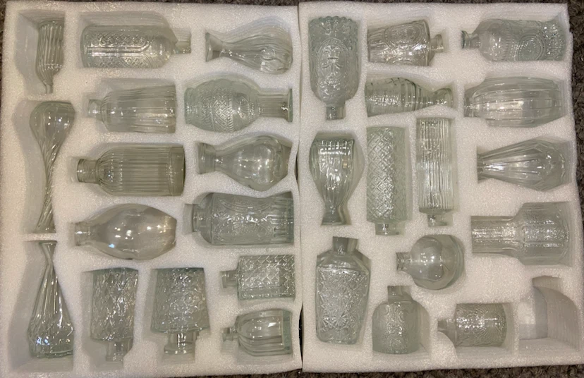 New 29 Small Clear Glass Bud Vases - photo 4