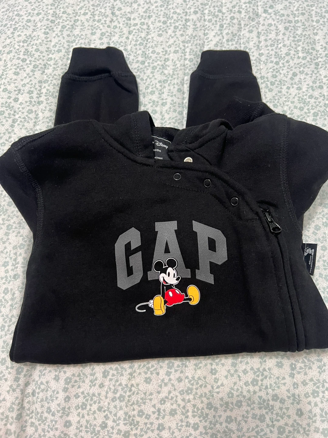 Gap Disney Mickey Mouse Baby 6-12 Months - photo 3
