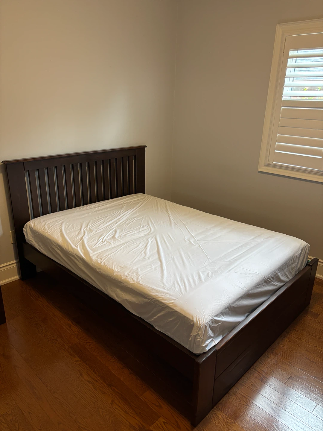Ashely Double Bedroom Set - Excellent Condition - photo 4