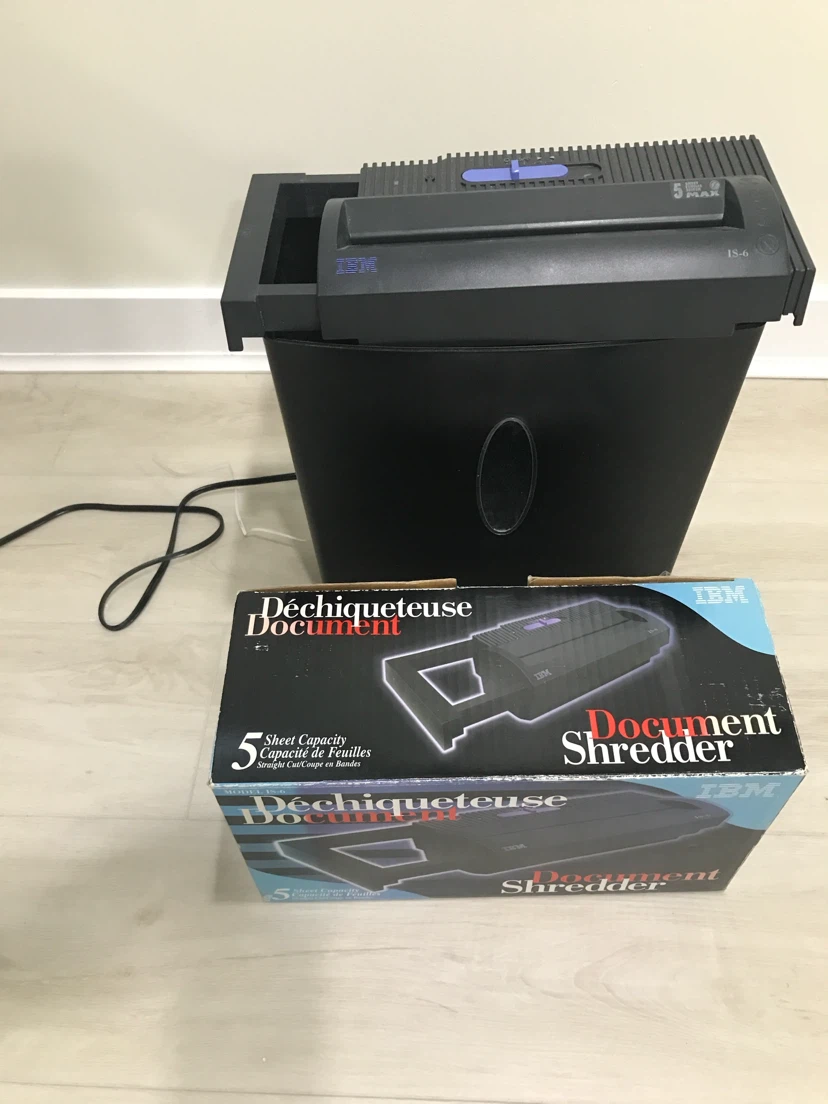 IBM IS-6 Document Shredder