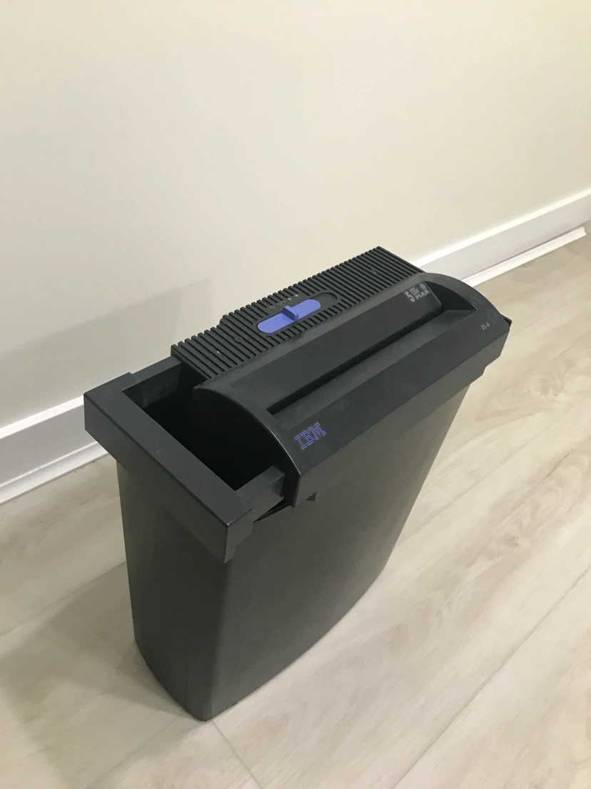 IBM IS-6 Document Shredder - photo 3