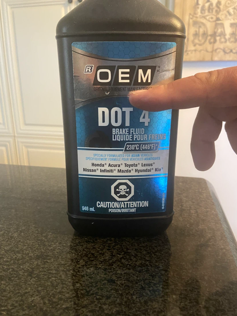 OEM DOT 4 Brake Fluid 946 mL - photo 2
