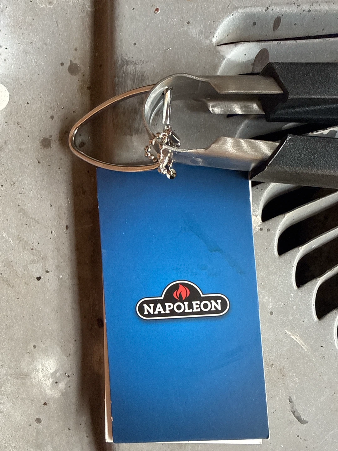 Napoleon BBQ Tongs - photo 5