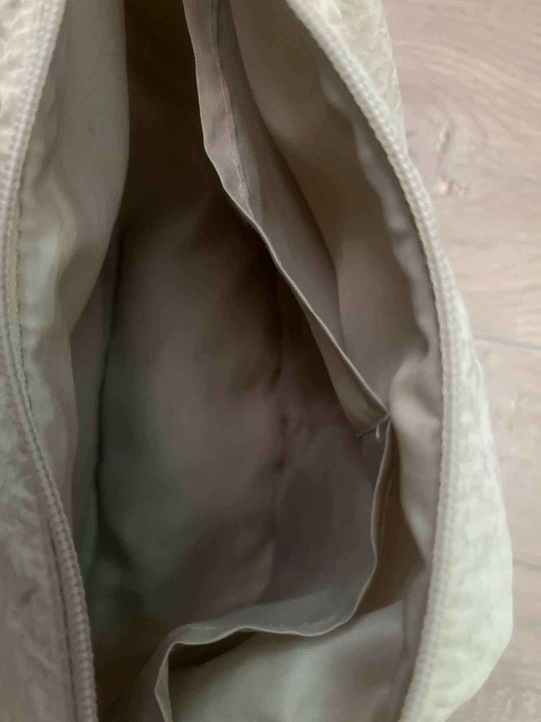 Uniqlo Round Mini Shoulder Bag - photo 2