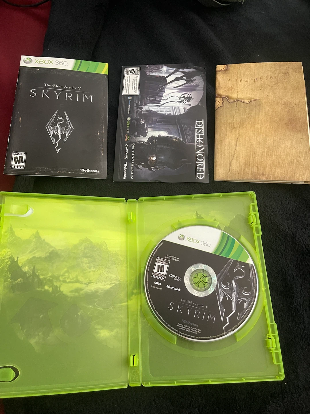The Elder Scrolls V: Skyrim XBOX 360 Game - photo 2