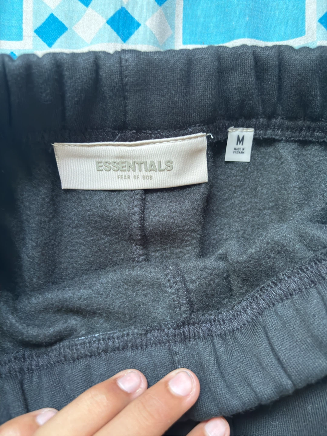Essentials Fear of God Black Shorts - photo 3