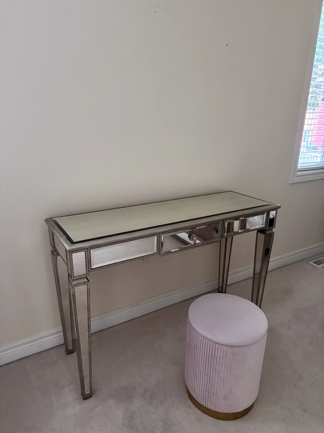 Vanity table - photo 2