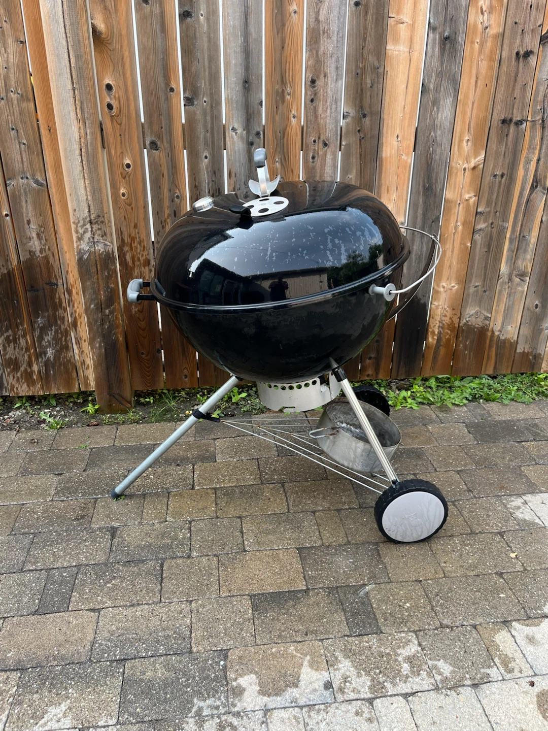 Weber Kettle Charcoal Grill