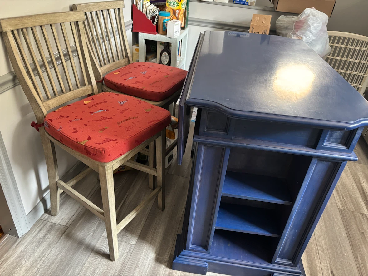 Blue Kitchen Island with Chairs
