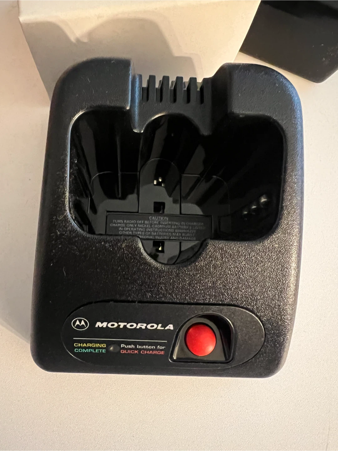Motorola HTN9013B Battery Charger - photo 2