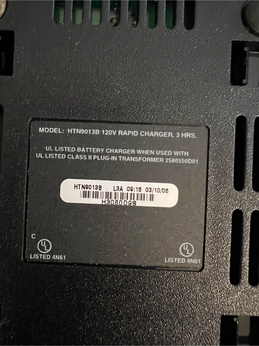 Motorola HTN9013B Battery Charger - photo 3