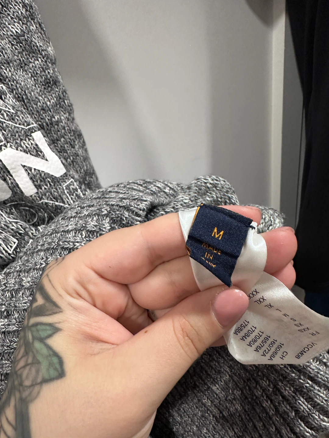 Louis Vuitton "Merci" Monogram Sweater - Grey - Size M - photo 5