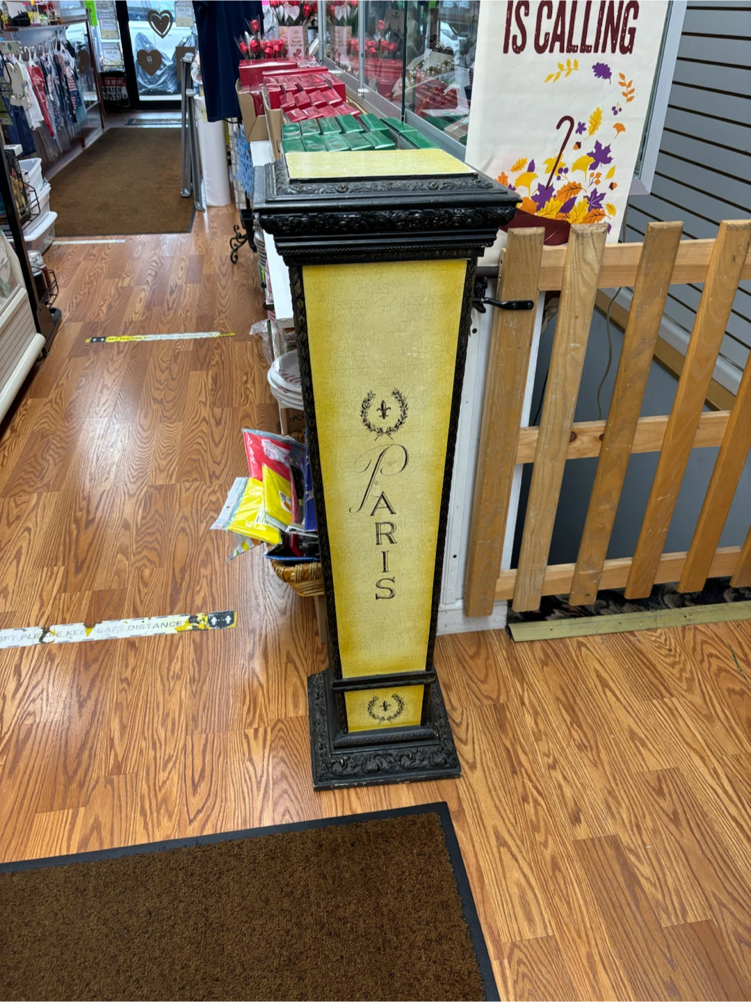 Decorative Pedestal Stand with "Paris" Design