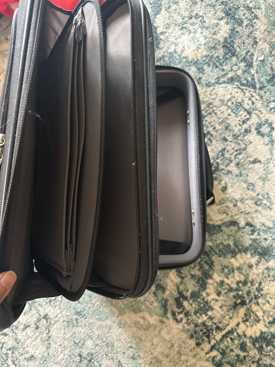 Samsonite Black Carry-On Spinner Luggage - photo 2