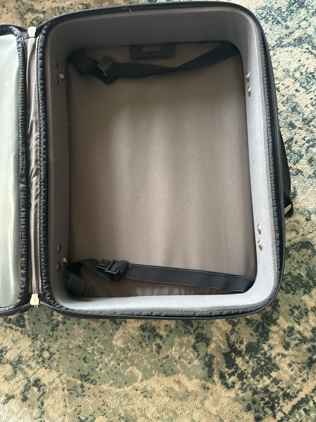 Samsonite Black Carry-On Spinner Luggage - photo 3