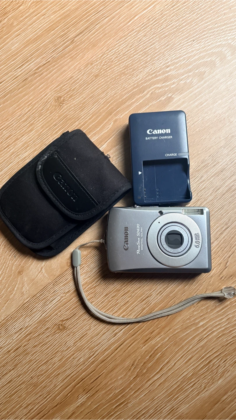 Canon PowerShot SD630 Digital Elph Camera