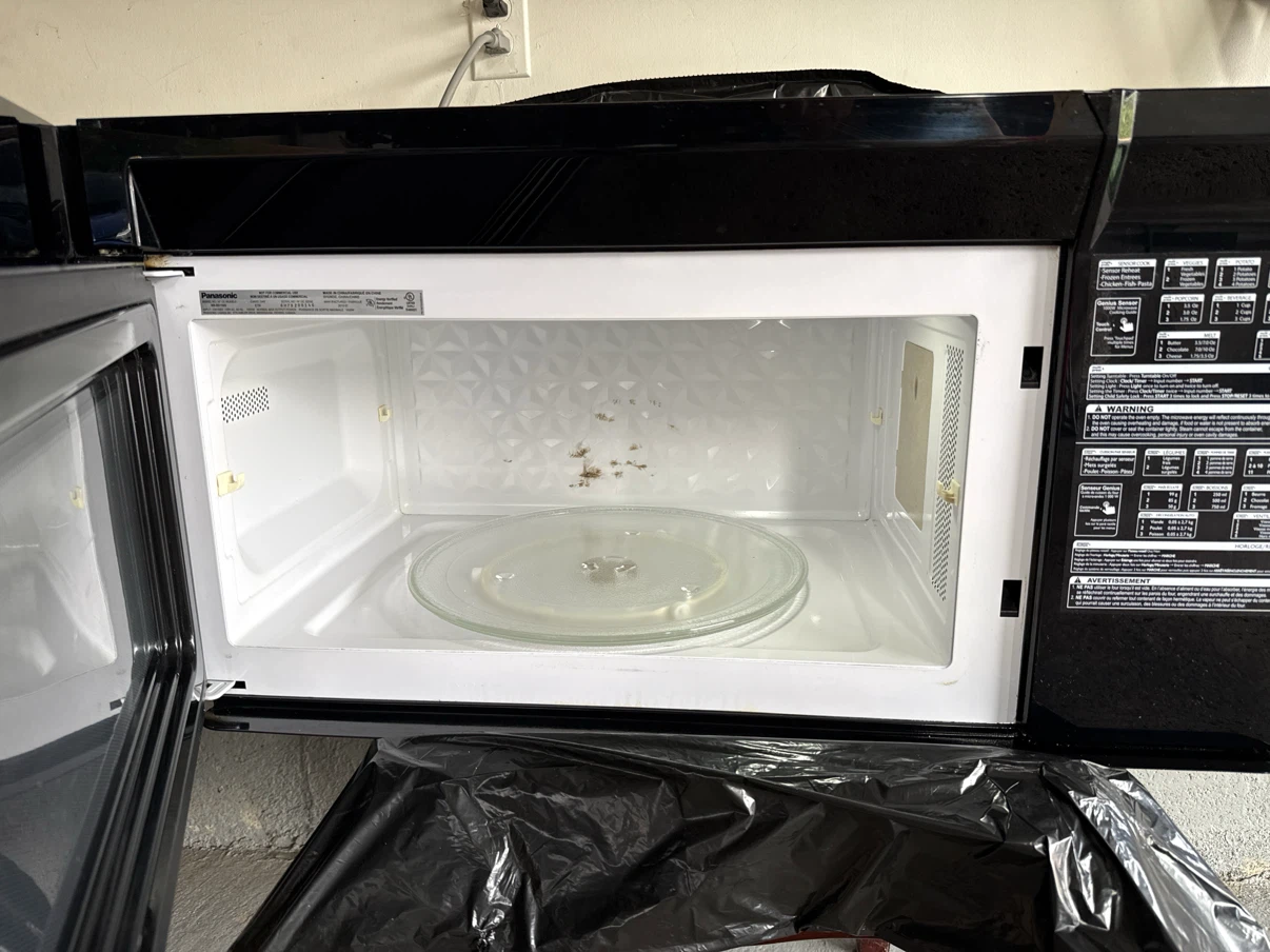Panasonic Microwave Oven - photo 2