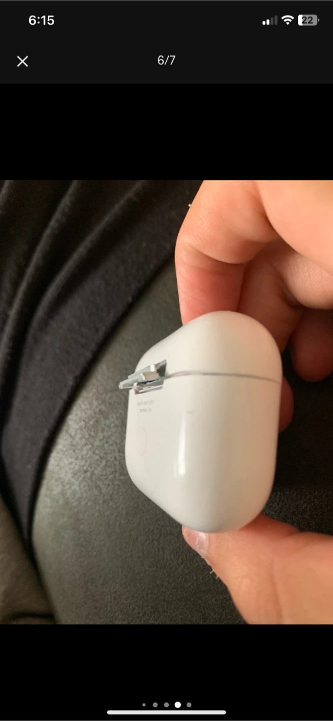 Apple AirPods Pro (2nd gen) with Charging Case - photo 2