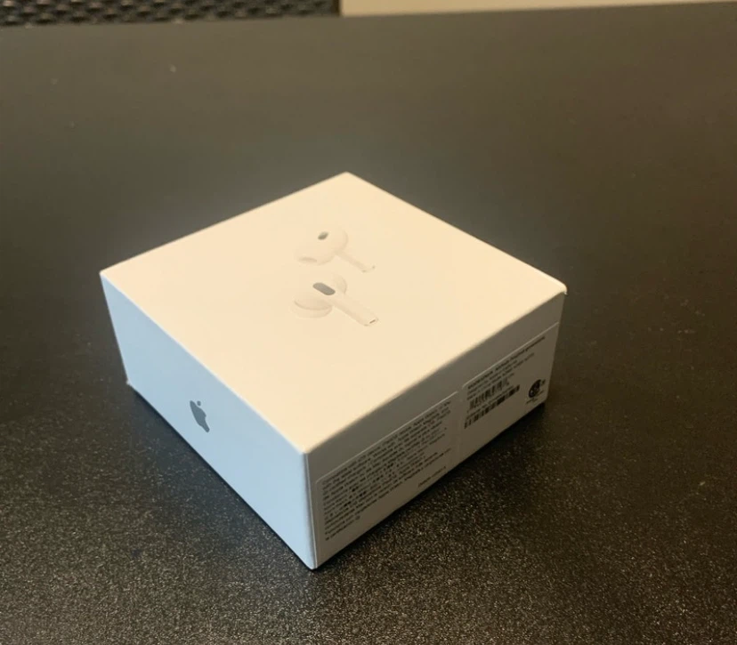 Apple AirPods Pro (2nd gen) with Charging Case - photo 5