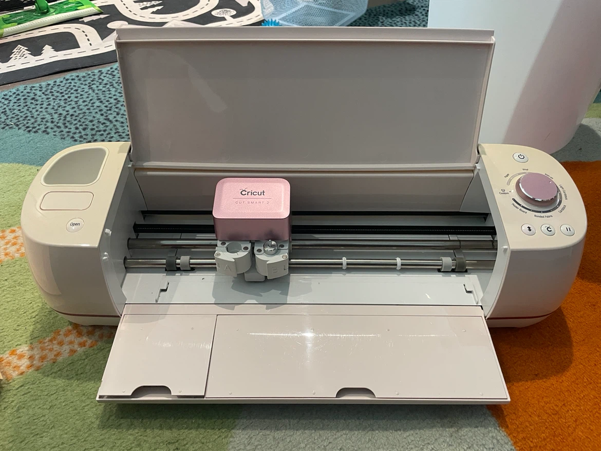 Cricut explore air 2 in pink