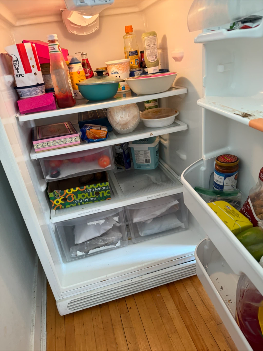 White Top-Freezer Refrigerator - photo 2