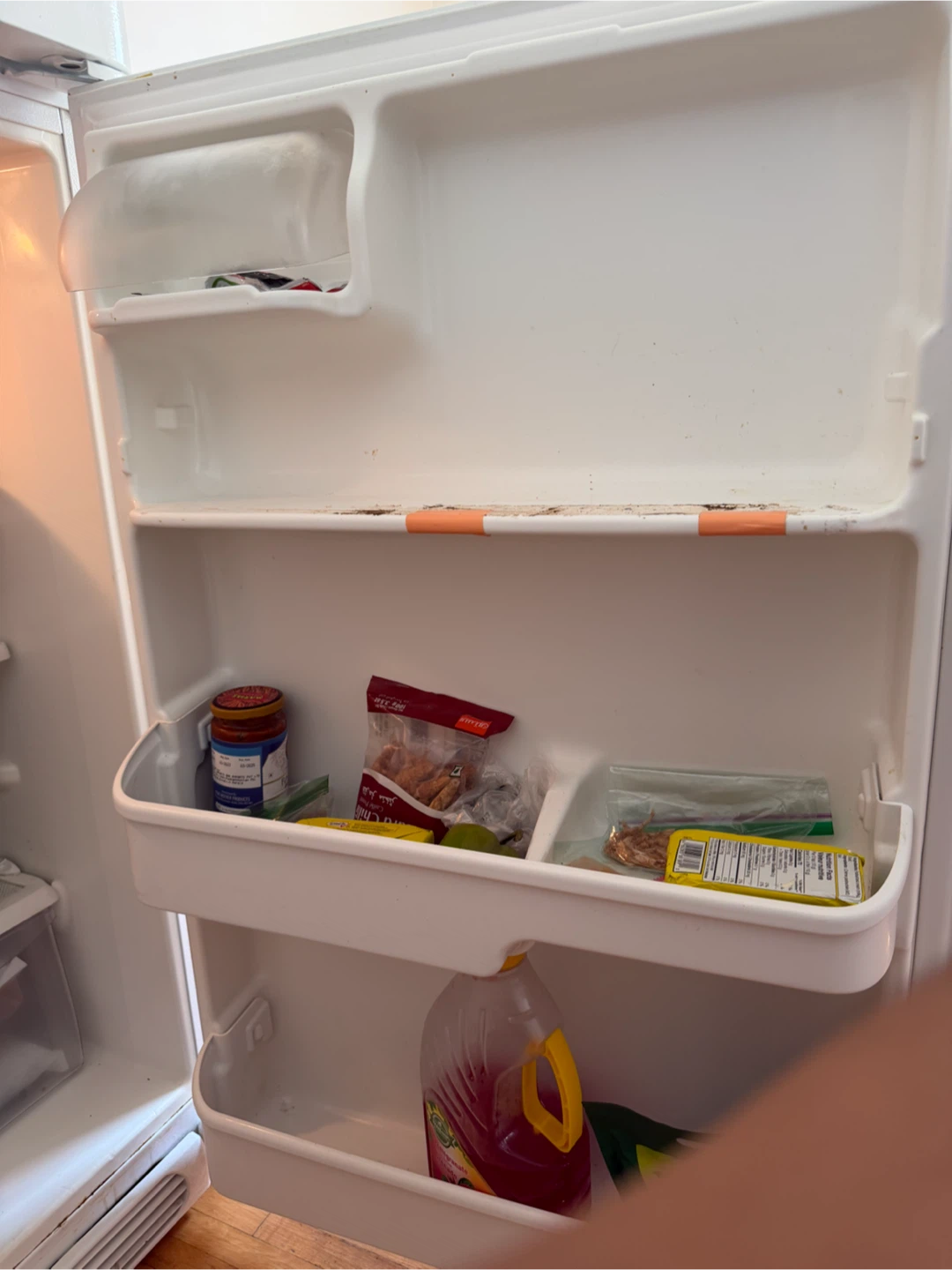 White Top-Freezer Refrigerator - photo 3