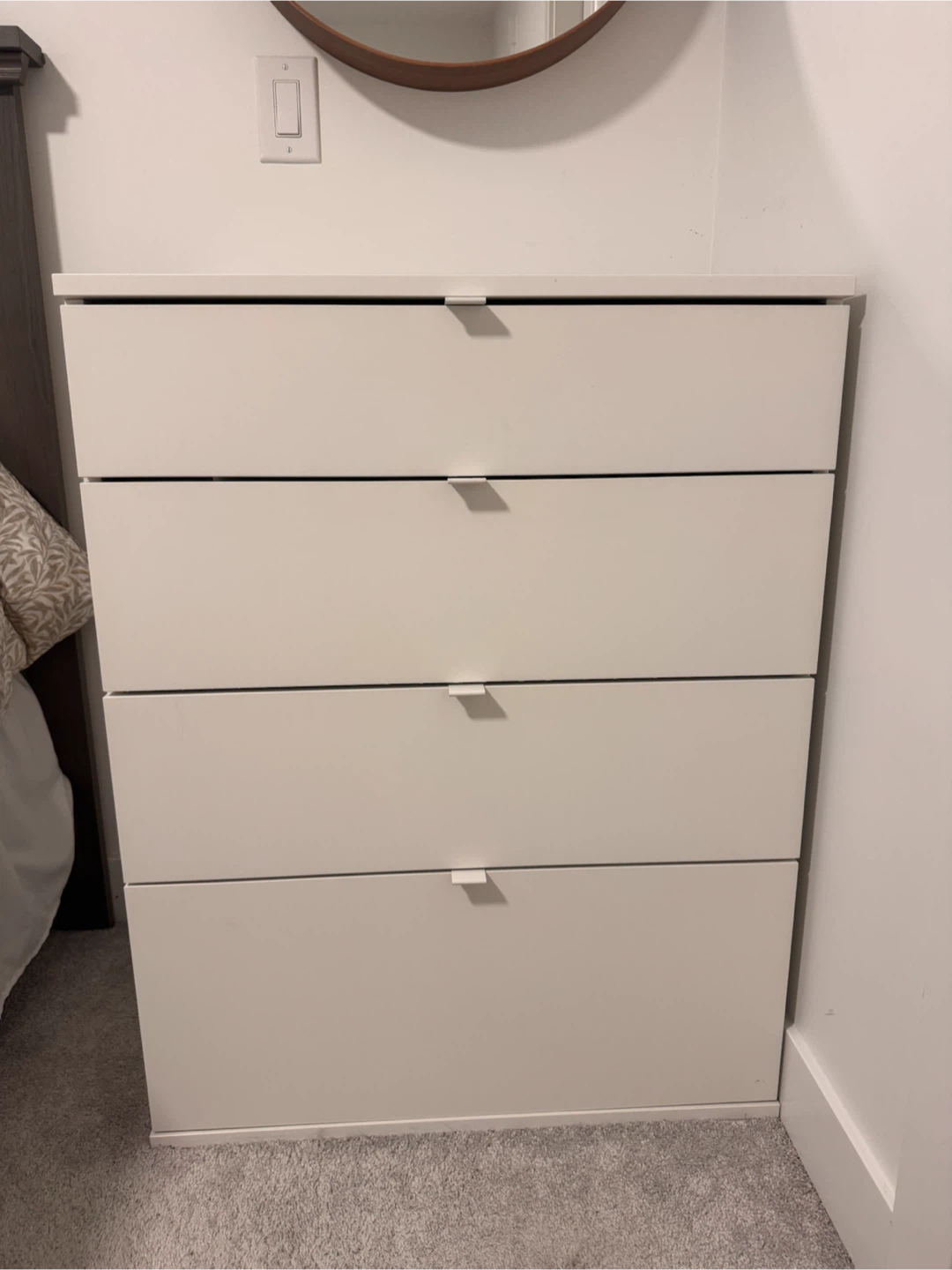 VAHALS 4-Drawers Chest