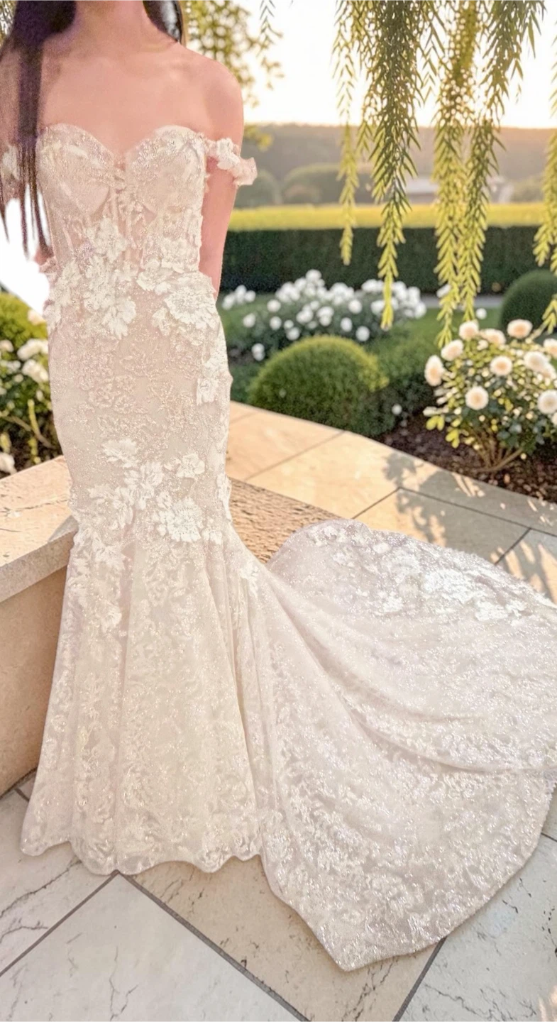 Berta Bridal wedding dress 20-101 Label Size US 6 • Ivory • e