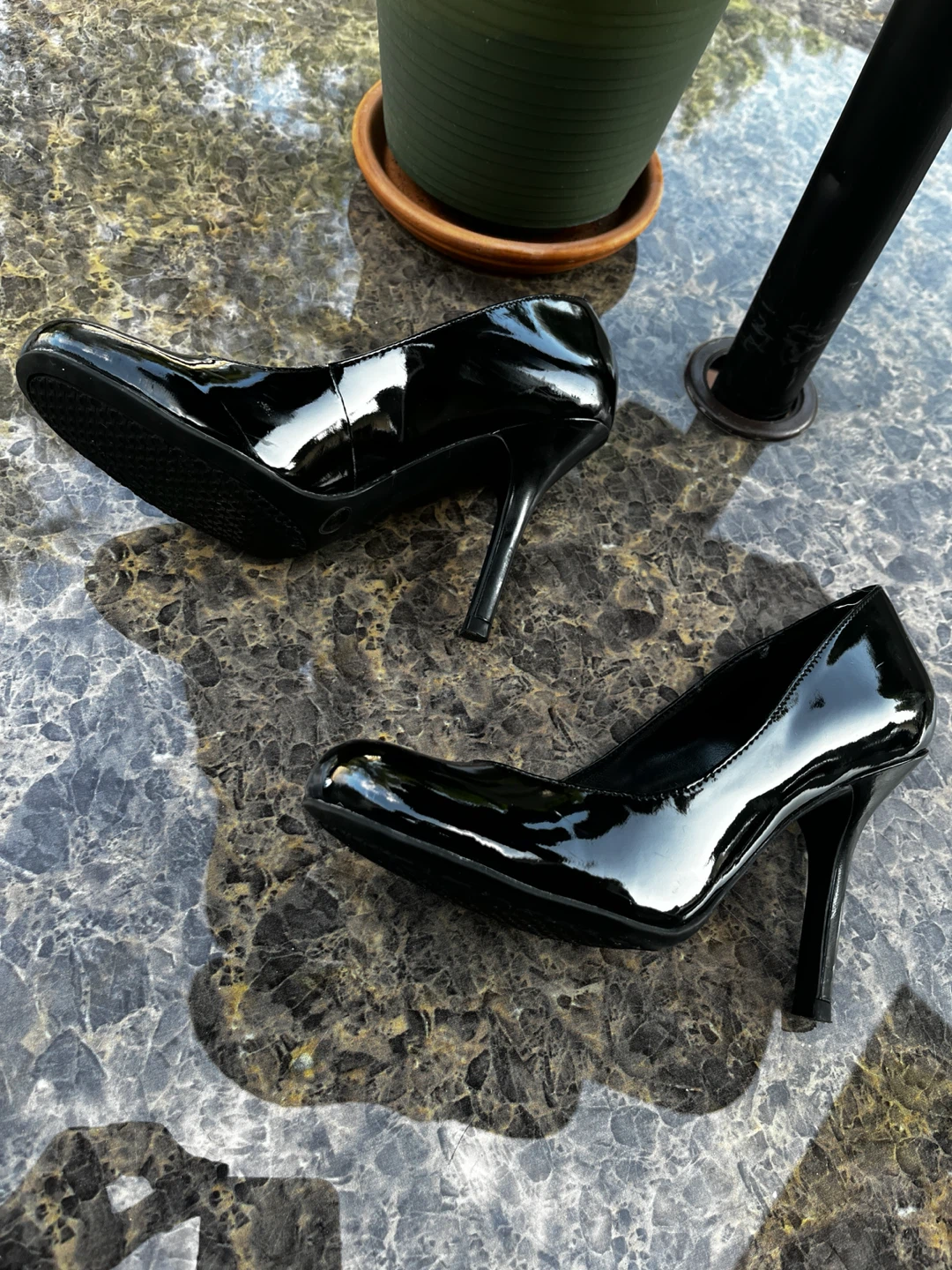 Jessica Simpson Black Patent Pumps - photo 2